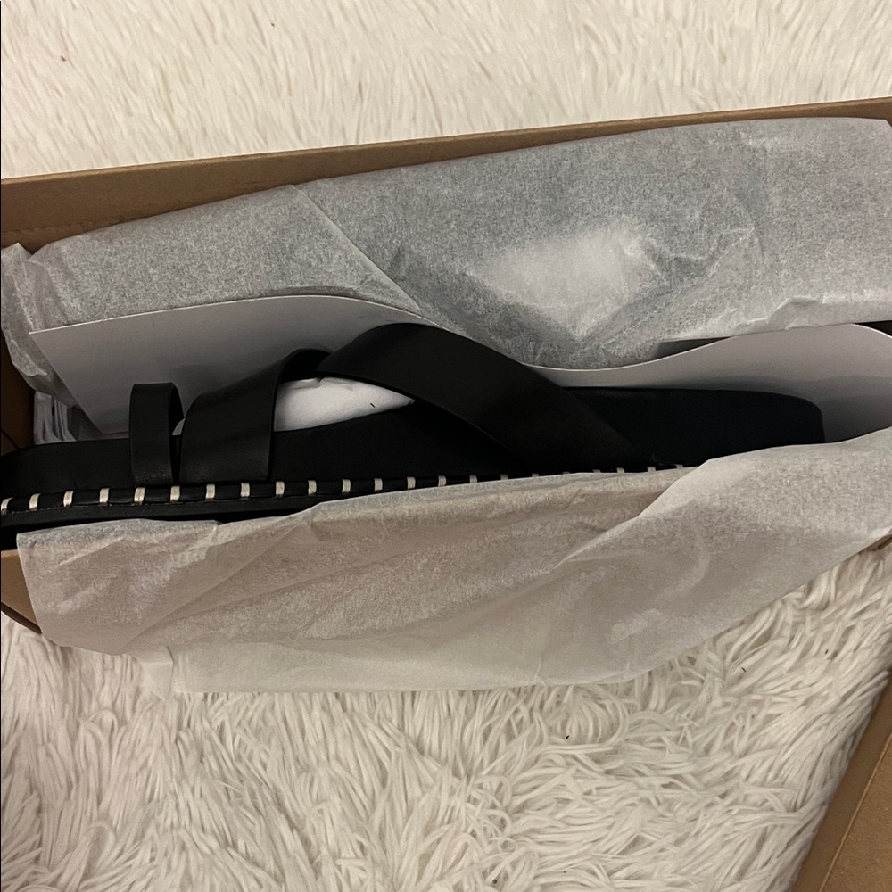 Steve Madden Black Viena Slide Sandal - Picture 12 of 12